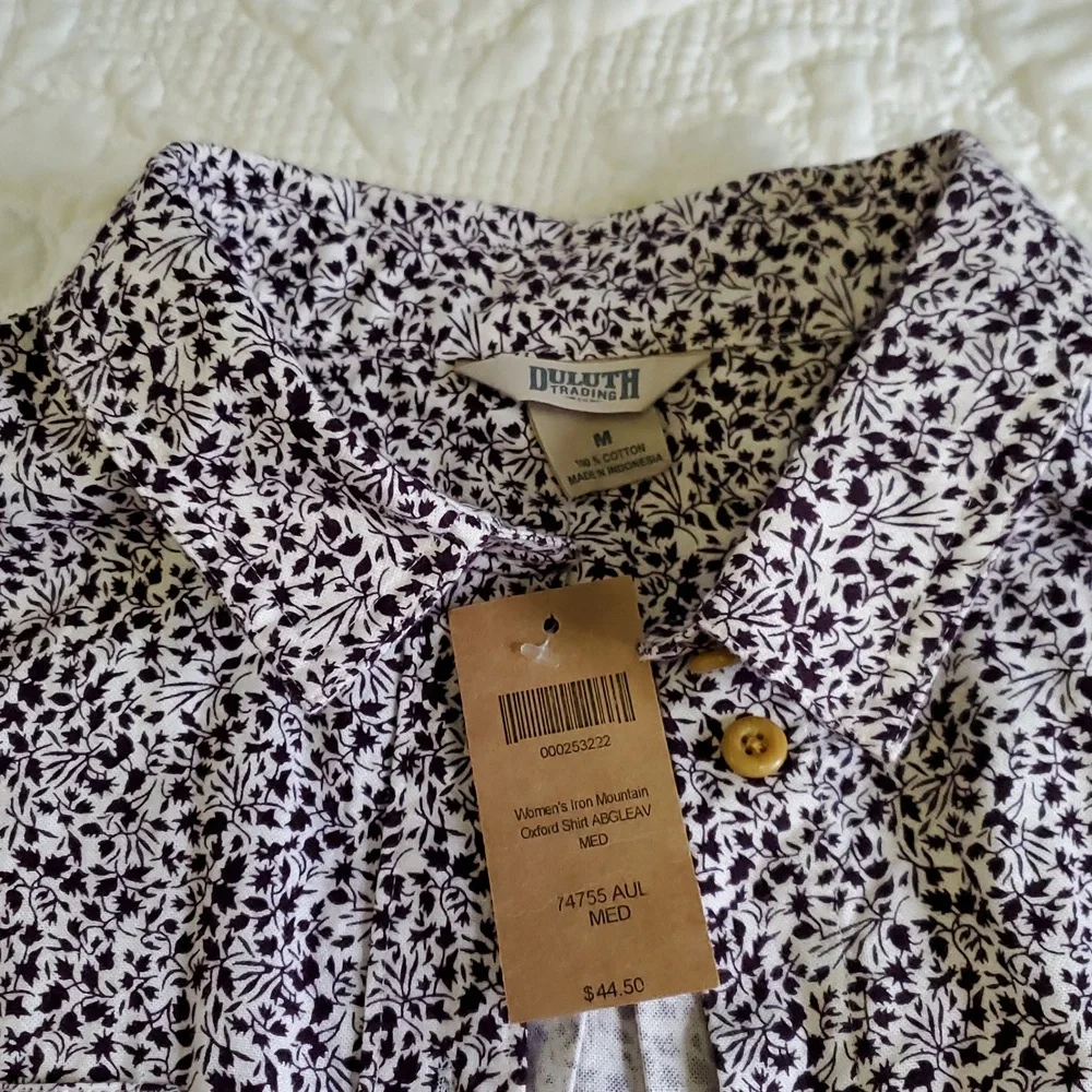 Duluth Trading Co. Women's Purple Floral Cotton Button-Up Shirt Size M NWT - Picture 2 of 5